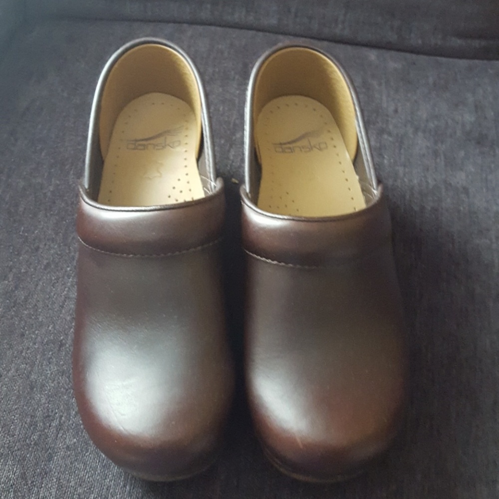 New Danslo clogs size 36